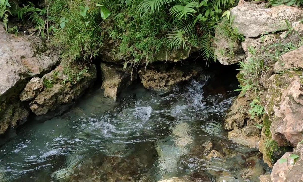 Pemanfaatan air tanah pada area lereng gunung